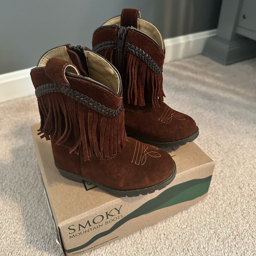 Toddler cowboy boots - size 8